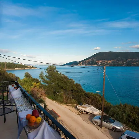 Fey's House Waterfront - Ferienhaus Fiskardo