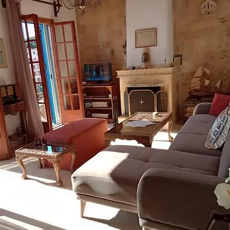 Fey's House Waterfront - בית נופש