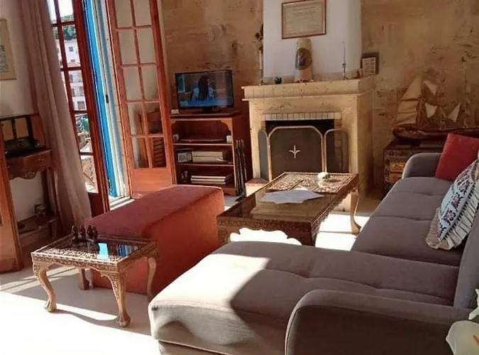 Fey's House Waterfront - Holiday home