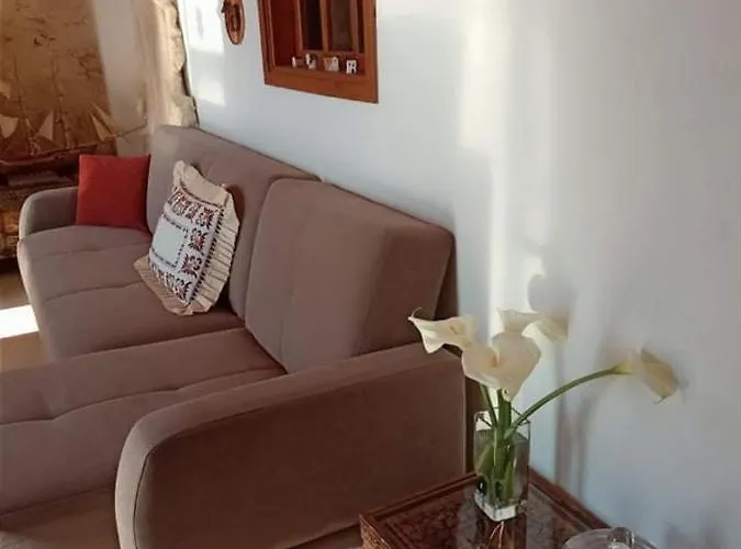 Fey's House Waterfront - *