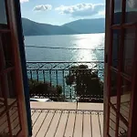 Fey's House Waterfront -